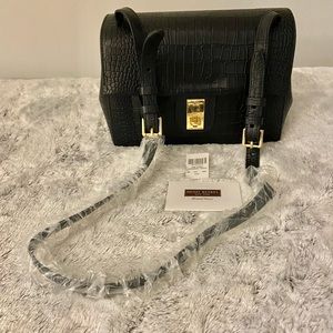 NWT Henri Bendel blk lthr Croco cross body bag w/ adj strap. 3 Zip pkts